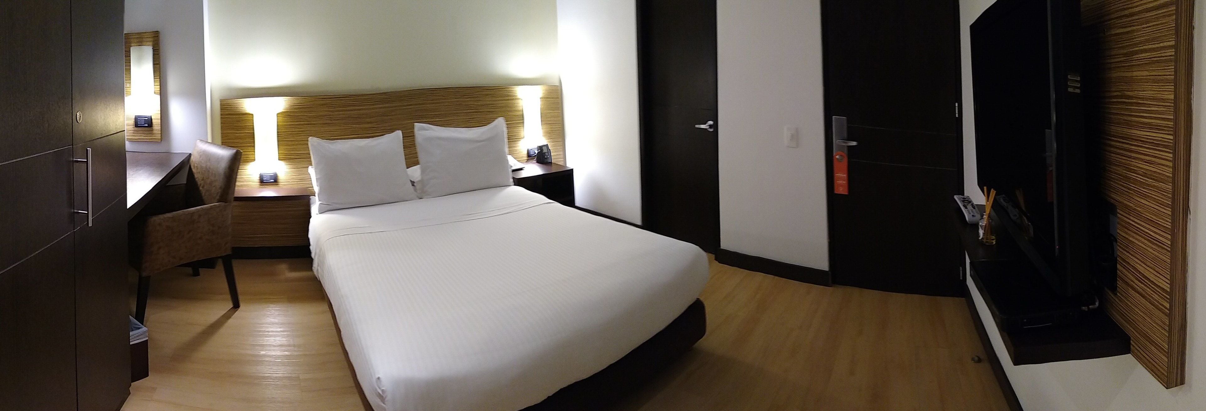 double room, 1 double bed | in-room safe, desk, iron/ironing board, free wifi