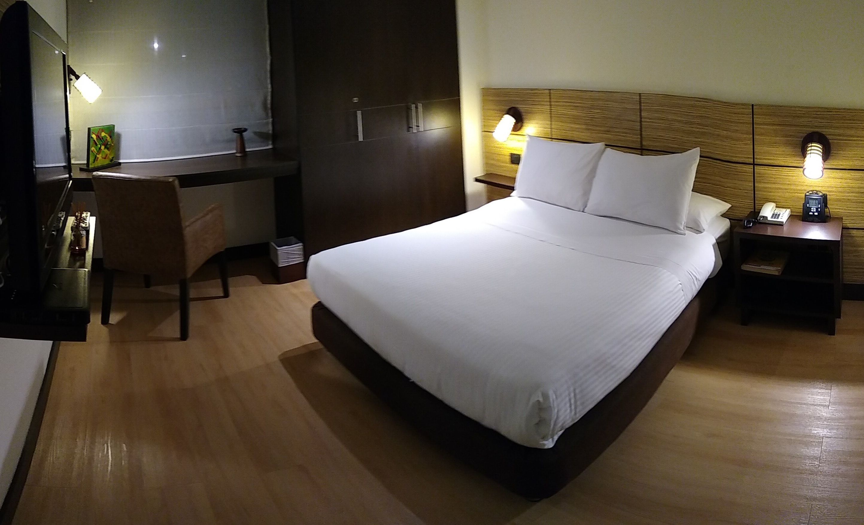 double room, 1 double bed | in-room safe, desk, iron/ironing board, free wifi
