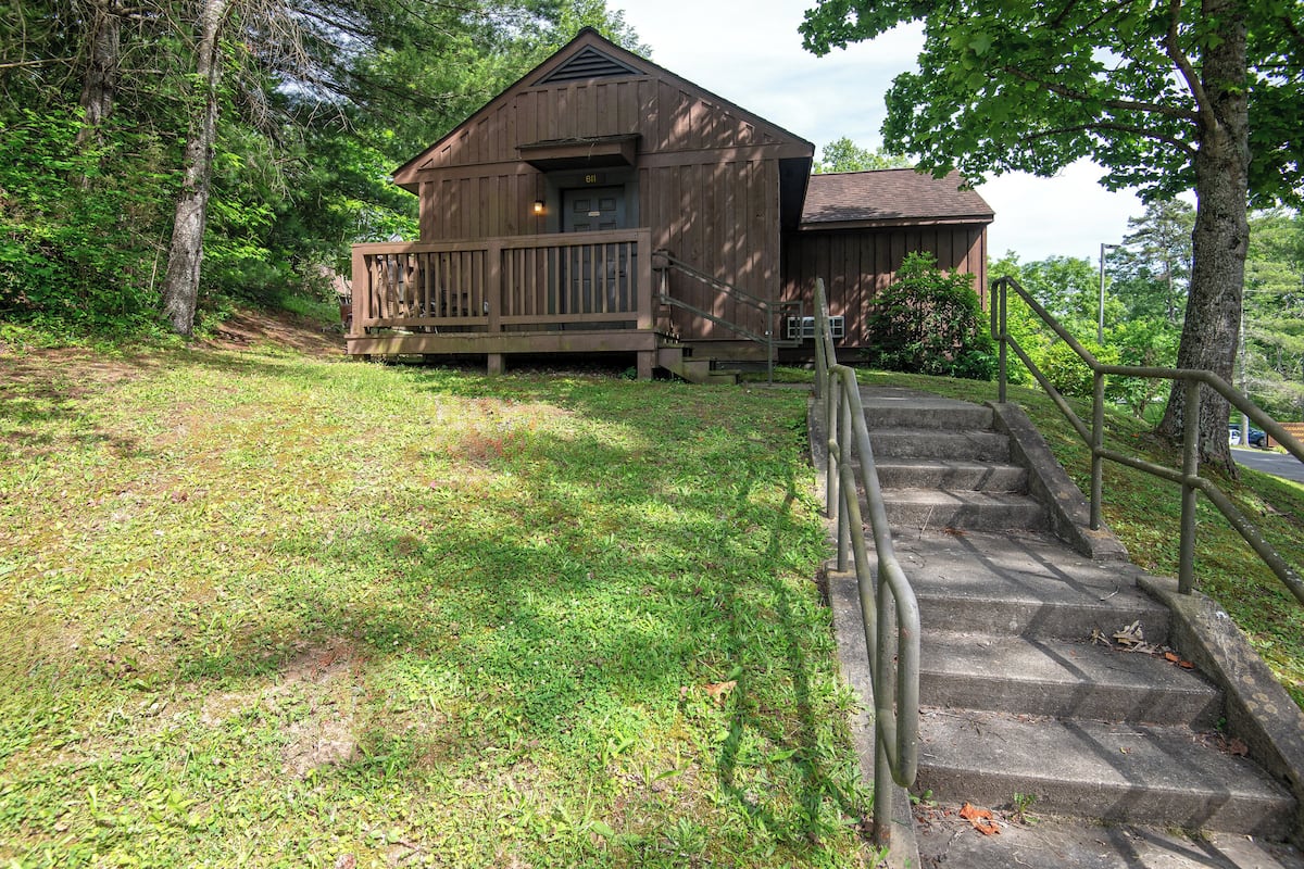 Room, 1 Queen Bed (Woodland) | Terrace/patio