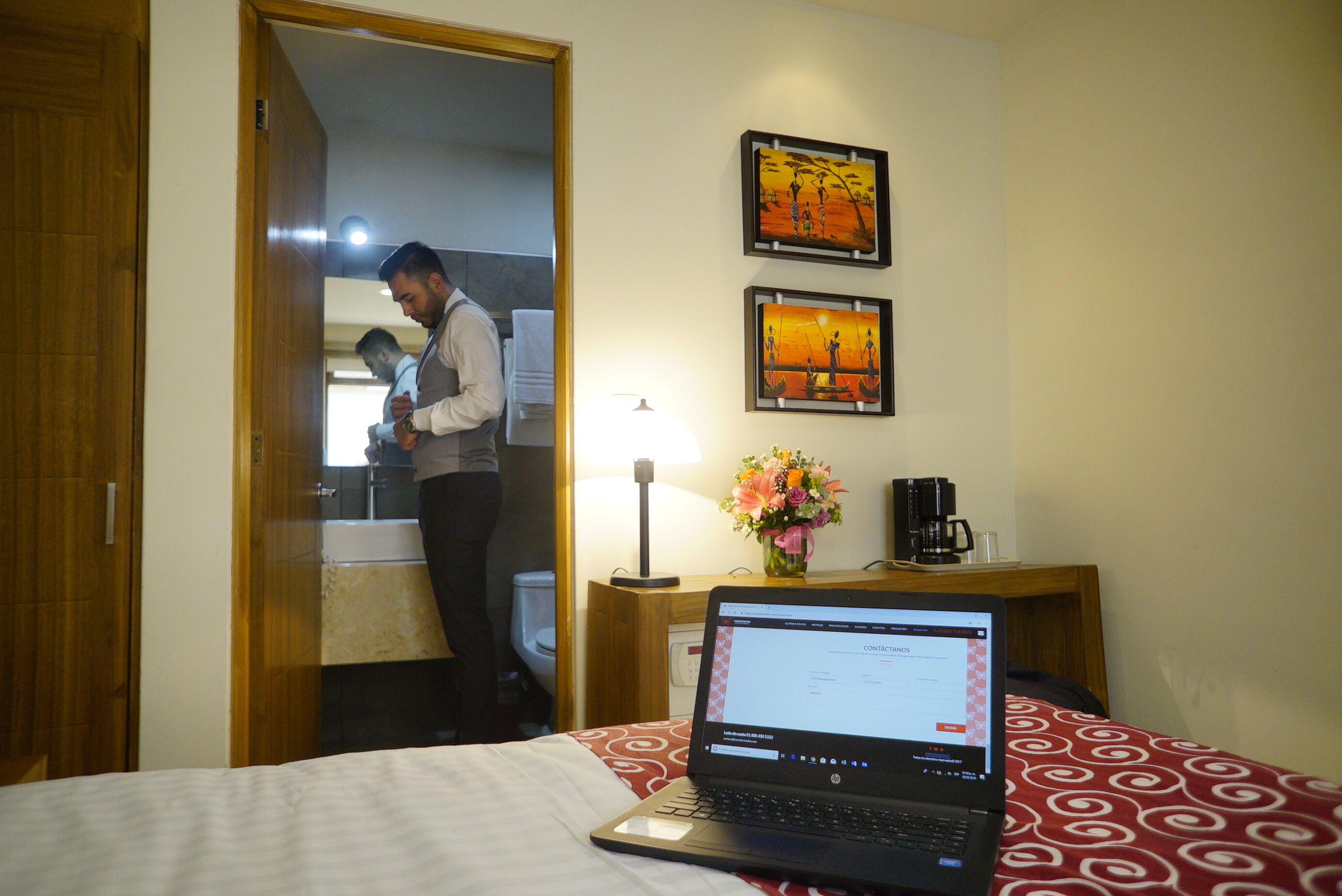 standard room | 1 bedroom, in-room safe, desk, iron/ironing board