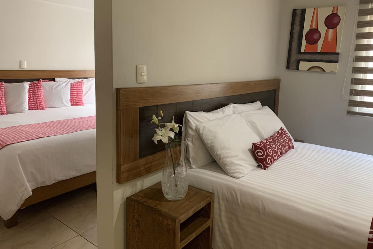 Caja fuerte, escritorio, tabla de planchar con plancha y wifi gratis