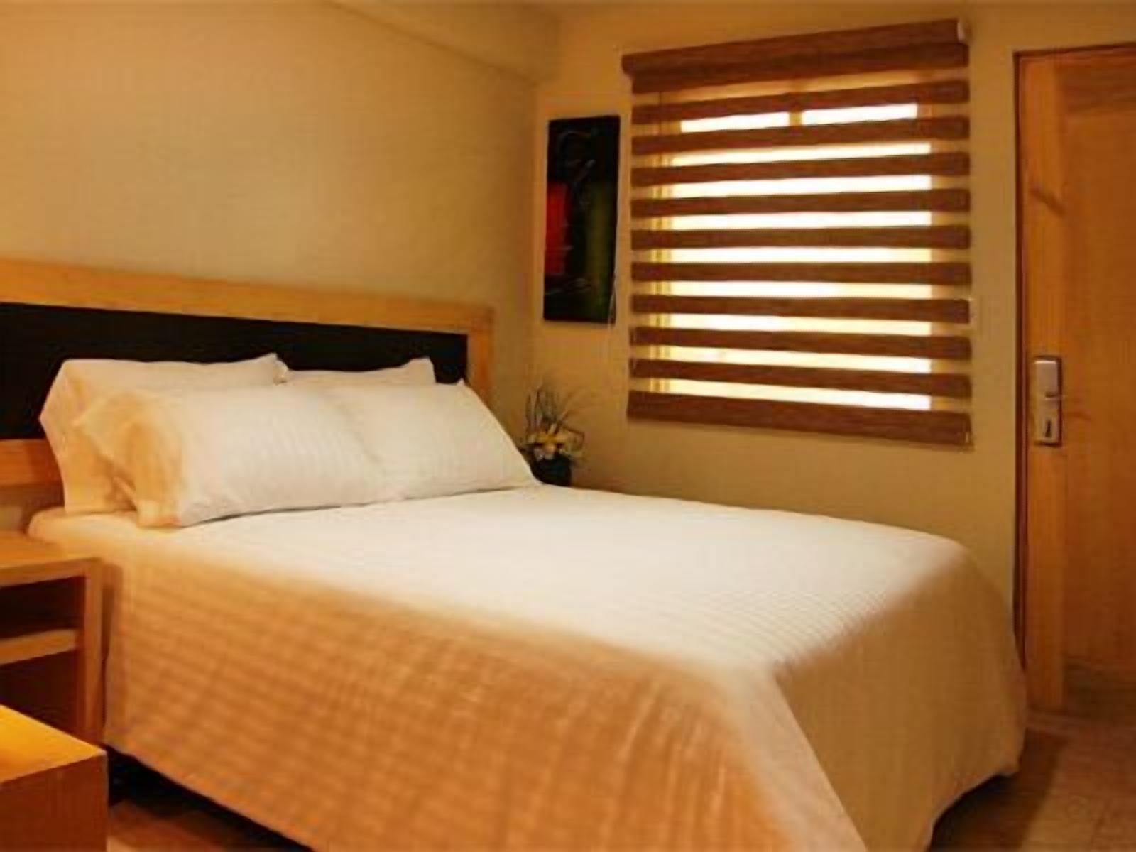 1 bedroom, in-room safe, desk, iron/ironing board