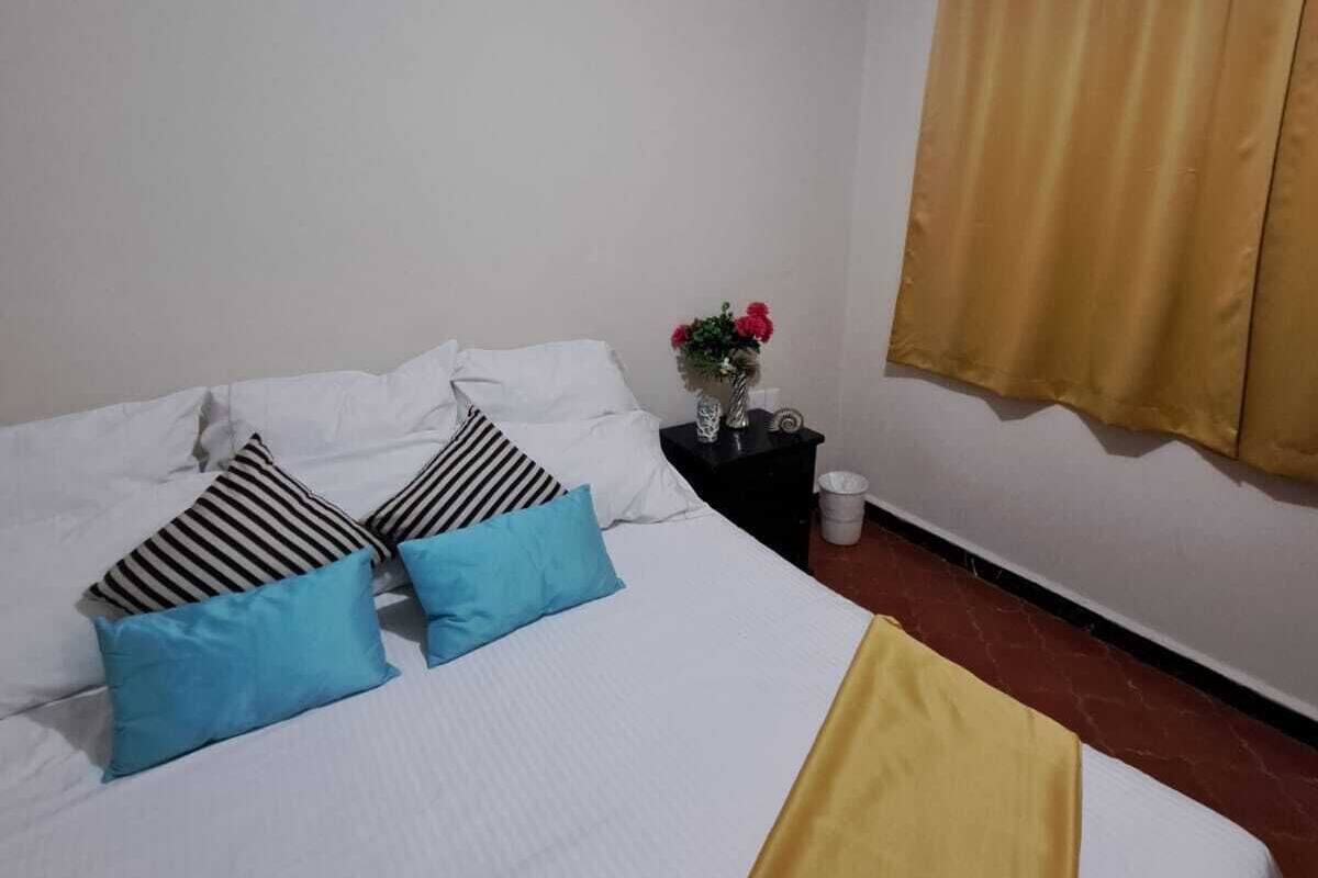 Wi-Fi de cortesia, roupa de cama