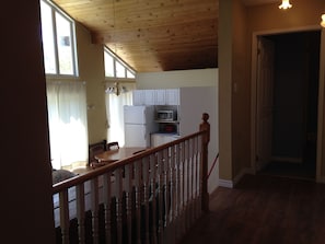 Deluxe Cottage, 3 Bedrooms, Kitchen | Living area - Warbler's Roost Country Inn B&B (Unorganized Centre Parry Sound)