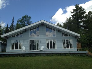 Deluxe Cottage, 3 Bedrooms, Kitchen | Terrace/patio - Warbler's Roost Country Inn B&B (Unorganized Centre Parry Sound)