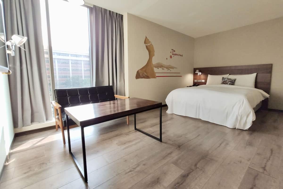 Edredón, artículos del minibar gratis, insonorización y wifi gratis