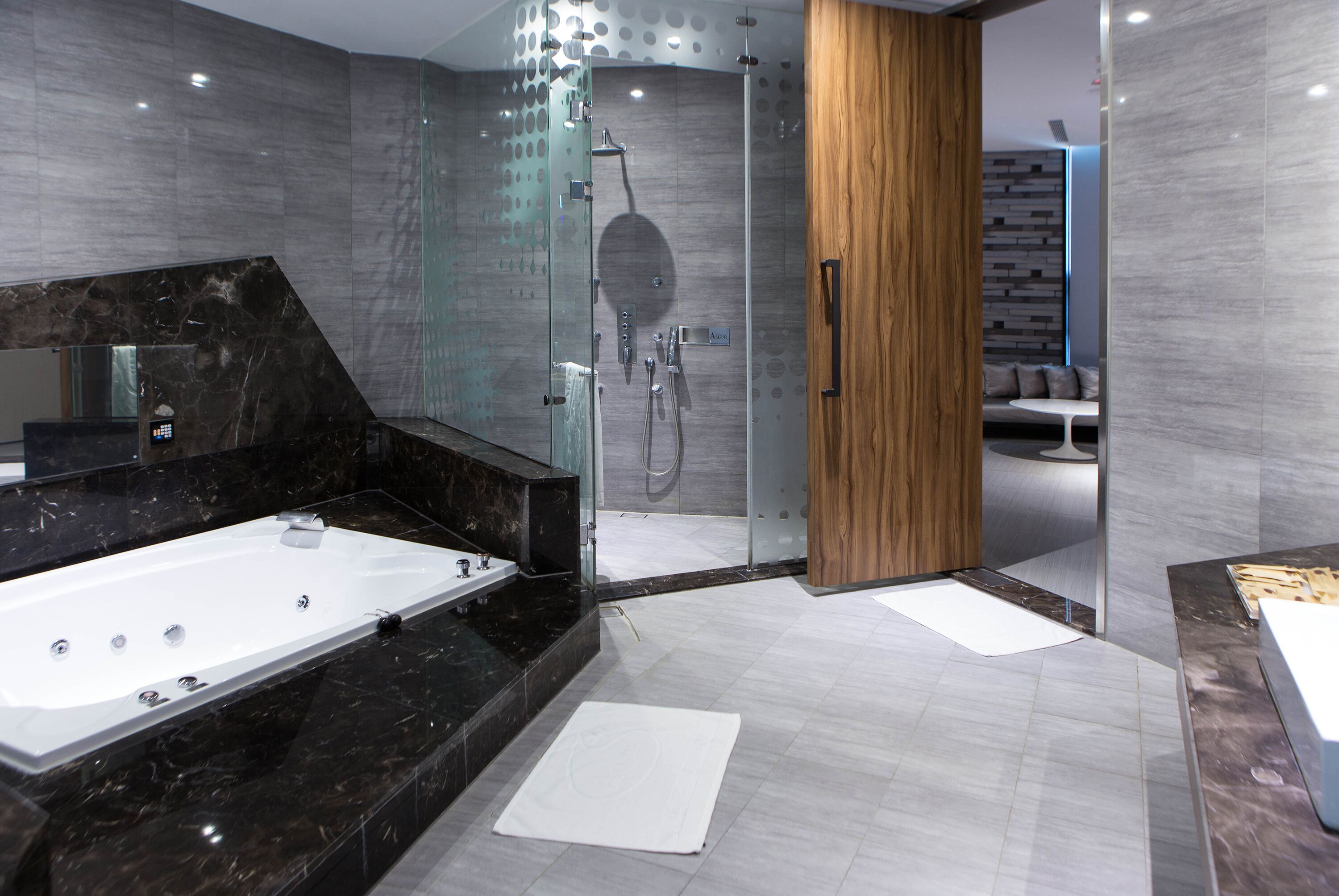 platinum suite check in time starts from 6pm | jetted bathtub