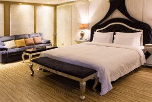 Flagship Suite (Check in time starts from 6pm)