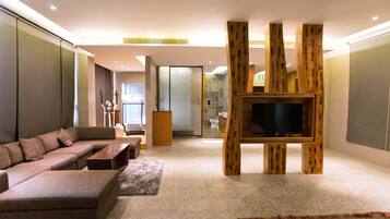 Presidential Suite (Check in time starts from 6pm) | Living room | 42-inch LCD TV with digital channels, TV