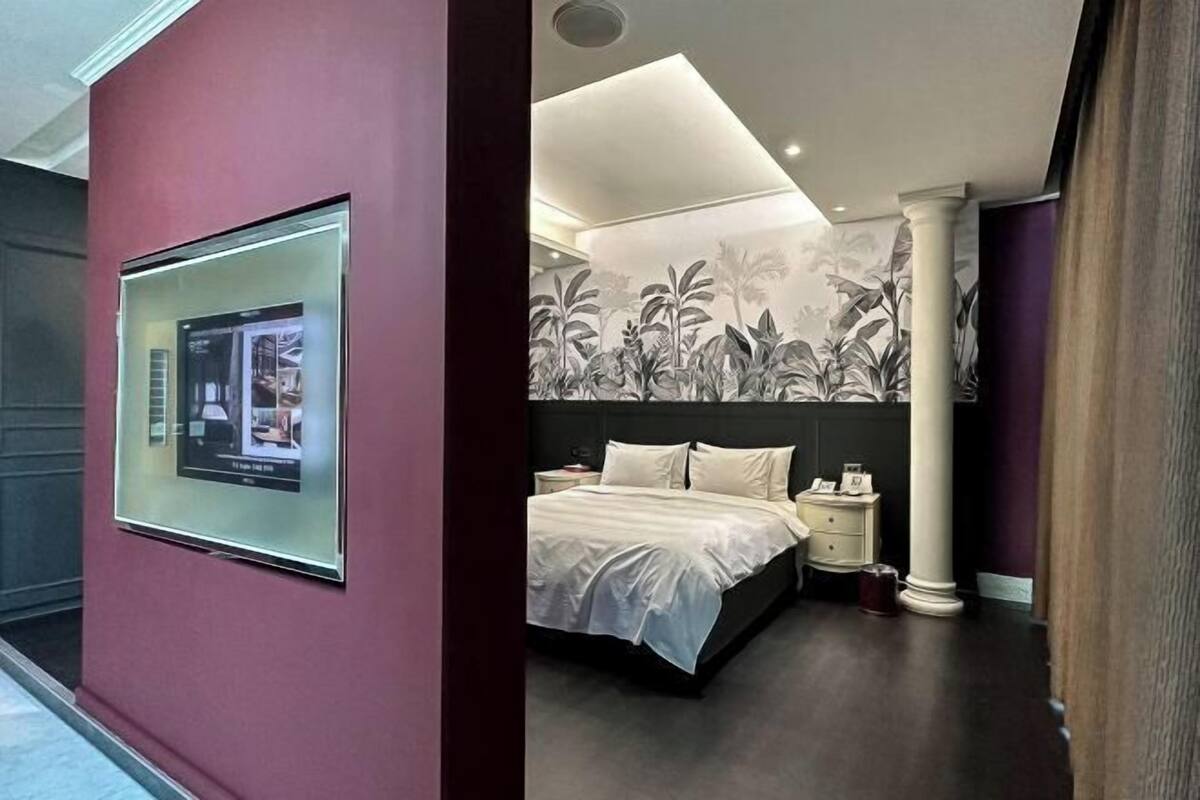 Skrivebord, mørklægningsgardiner, strygejern/strygebræt, gratis Wi-Fi