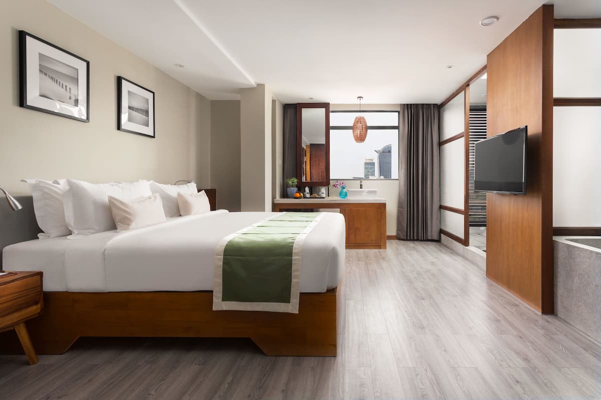 Executive Suite, City View | View from room