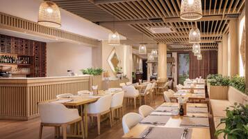 Breakfast, lunch and dinner served