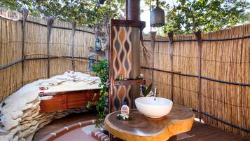 Huone (Beachfront Bure) | Kylpyhuone | Suihku, pyyhkeet