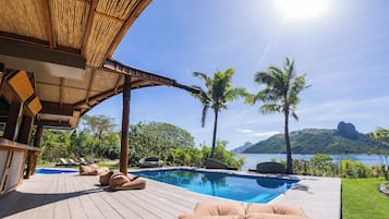 3 outdoor pools, sun loungers