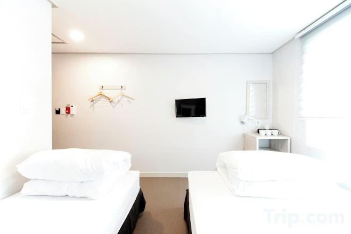 Ropa de cama de alta calidad y wifi gratis
