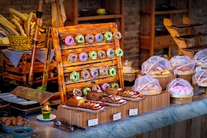 Buffet déjeuner (242000 IDR par personne)