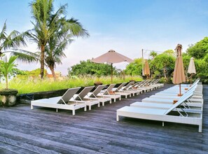 Sundeck - Swarga Suites Bali Berawa, Marclan Collection (Canggu)