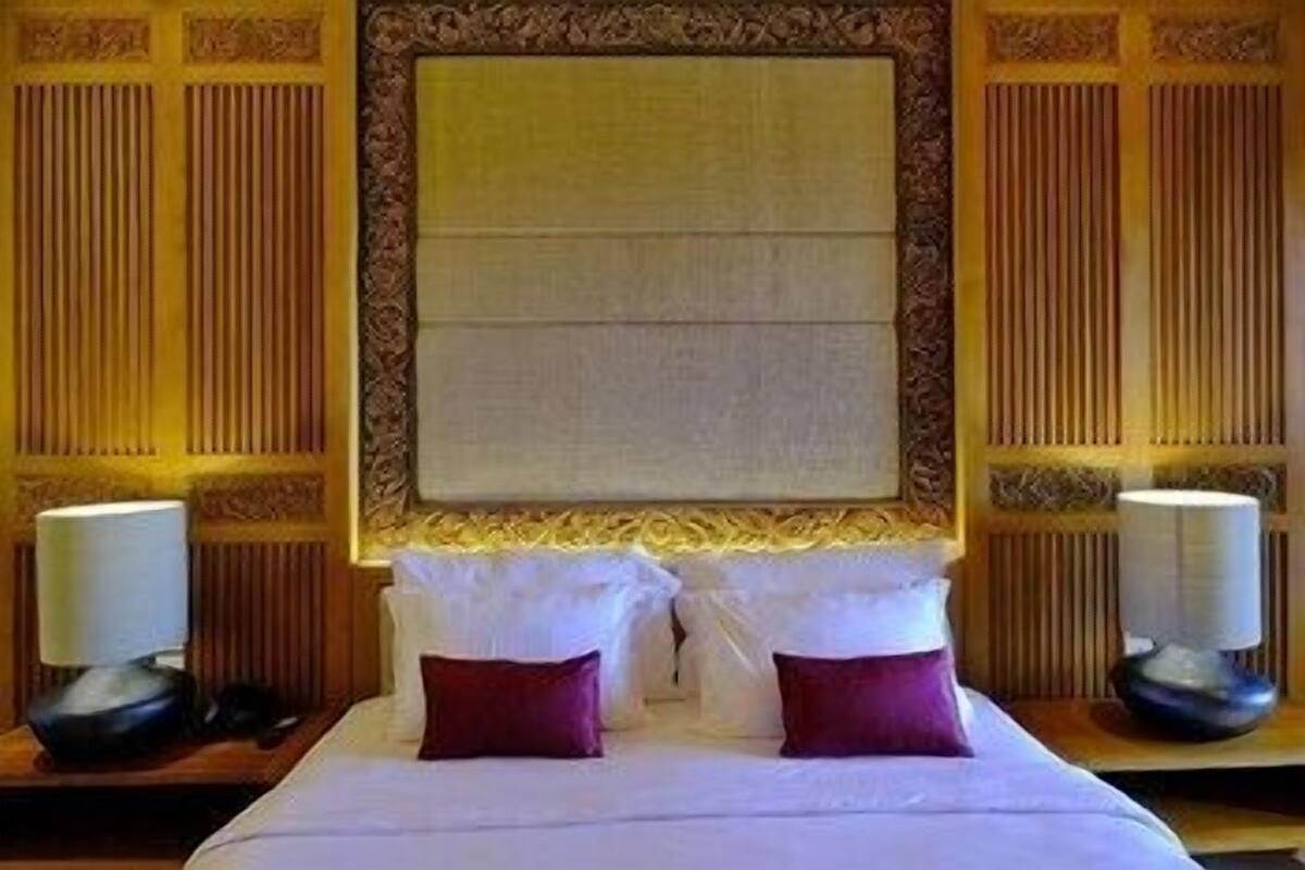 In-room safe, desk, iron/ironing board, free WiFi