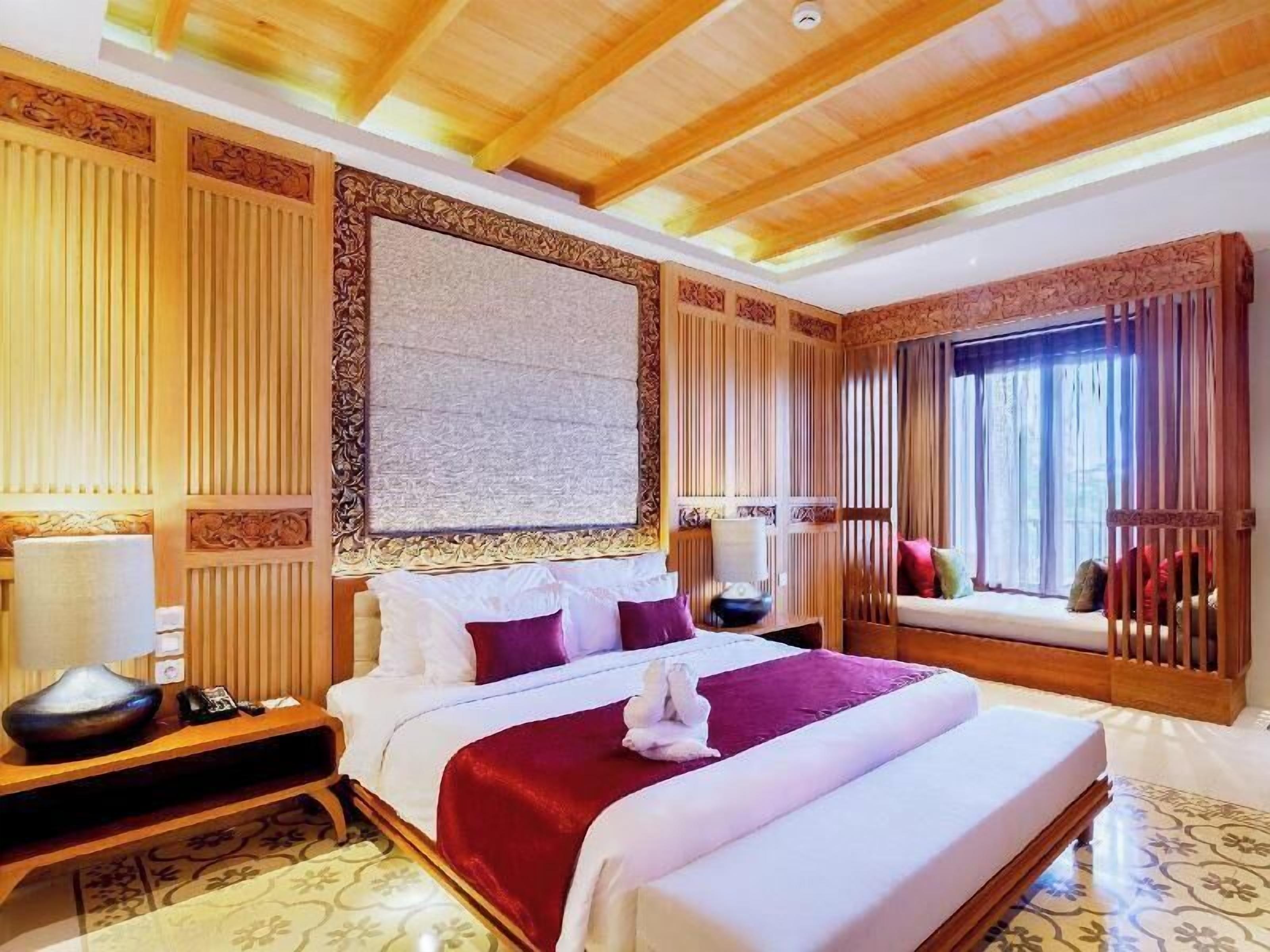 In-room safe, desk, iron/ironing board, free WiFi