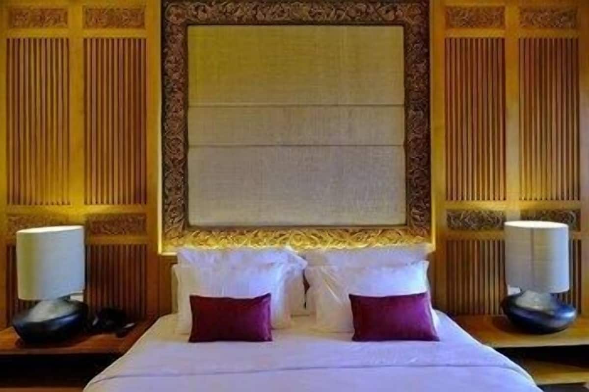 In-room safe, desk, iron/ironing board, free WiFi