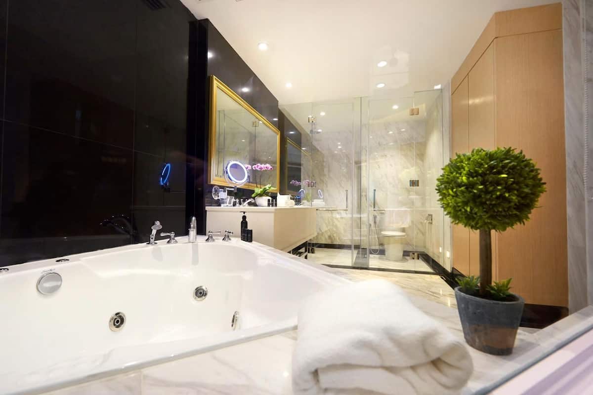 rainfall showerhead, free toiletries, hair dryer, bathrobes