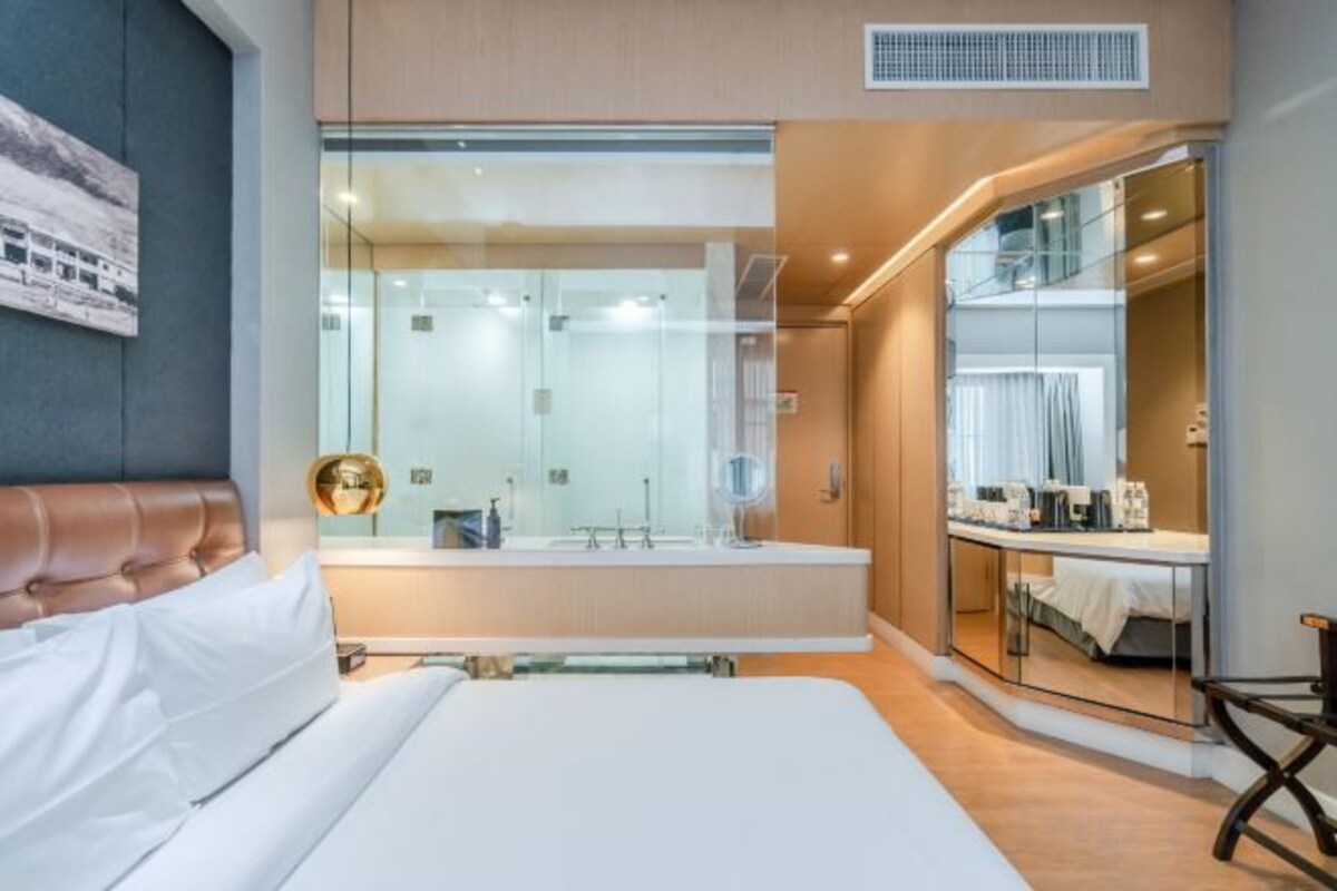 Classic Queen Room