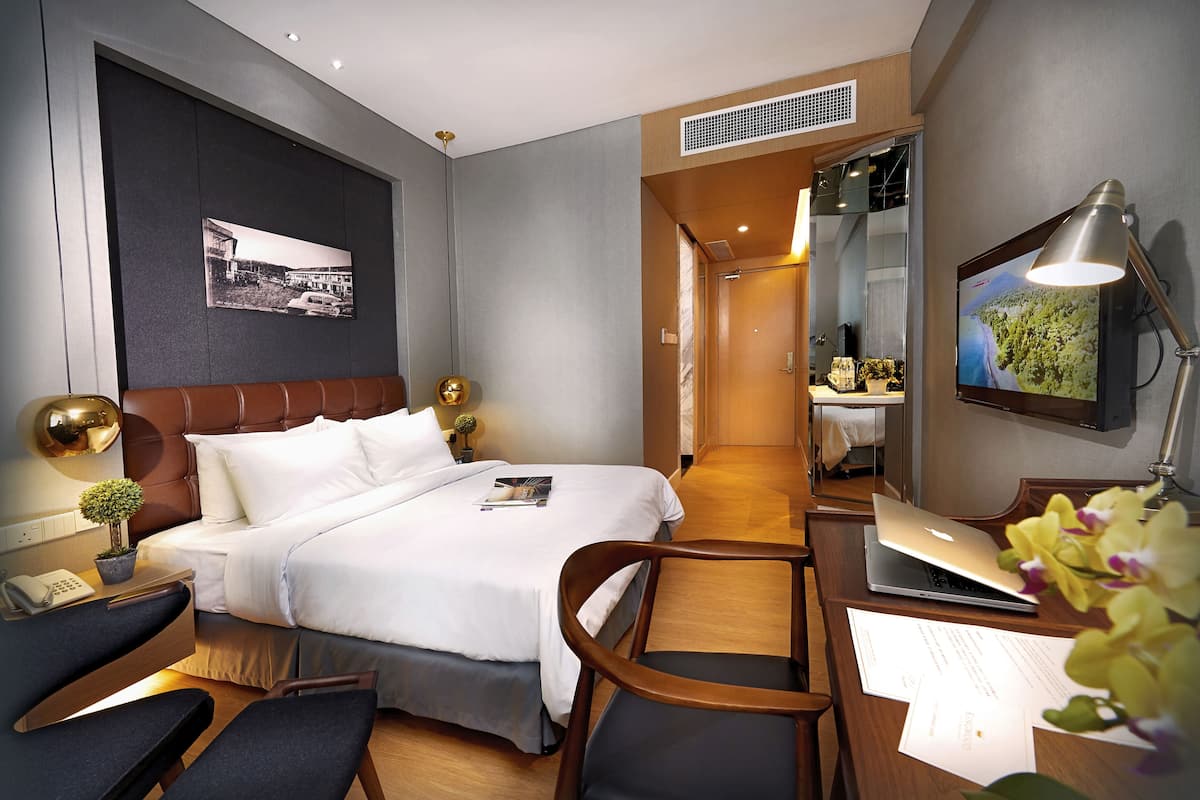 premium bedding, minibar, in-room safe, desk