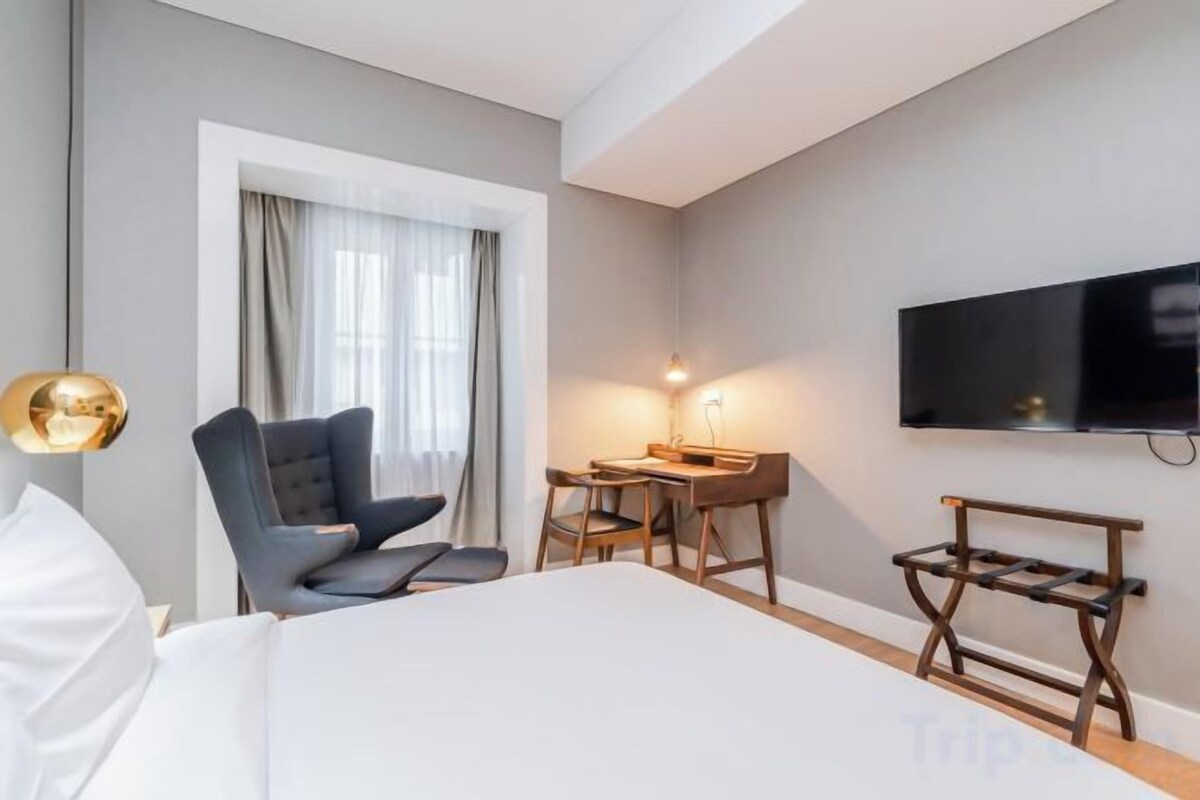Classic Deluxe Room