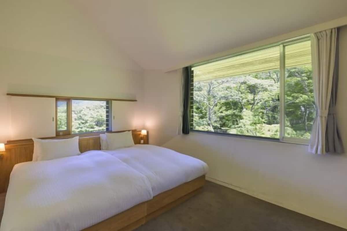 In-room safe, desk, blackout curtains, soundproofing