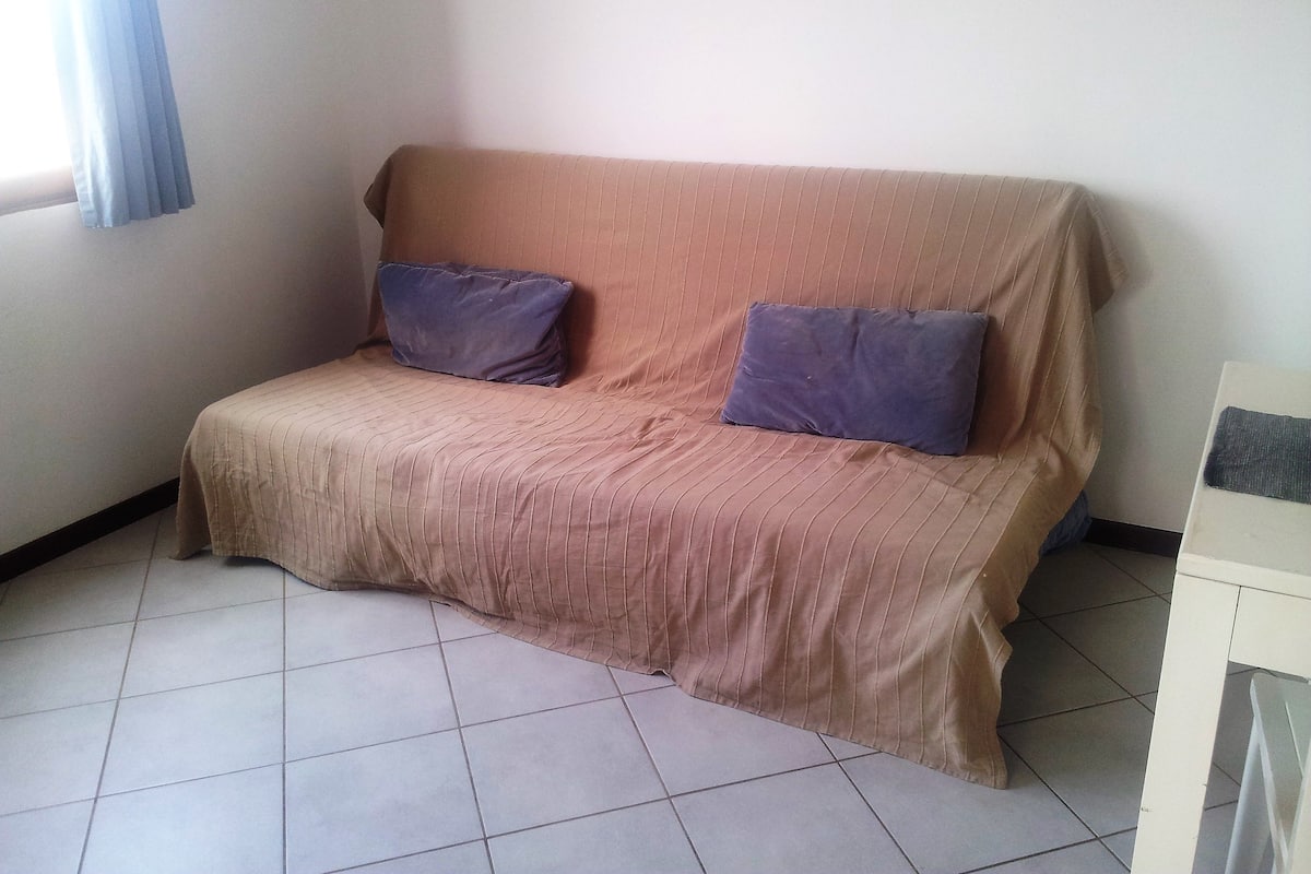 Apartment, 1 Bedroom, Oceanfront | Living room