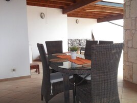 Cobertura luxo, 4 quartos, terraço, vista para o oceano | Terraço/pátio