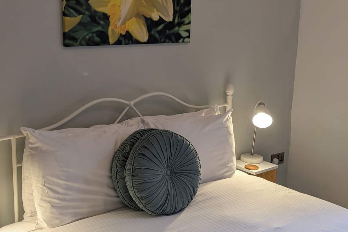The Cottage Self-catering Apartment | Egyptian cotton sheets, premium bedding, pillowtop beds