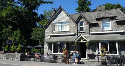 Lake View Country House and Self-catering Apartments