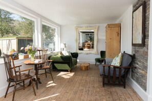Interior entrance - Lake View Country House and Self-catering Apartments (Ambleside)