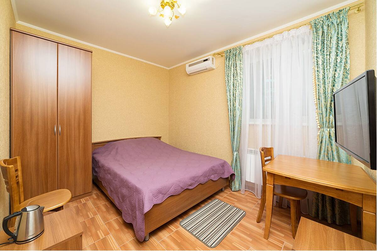 Kamar Double Standar | Brankas, tempat tidur lipat/tambahan, Wi-Fi gratis, dan seprai linen