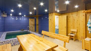 Sauna, steam room