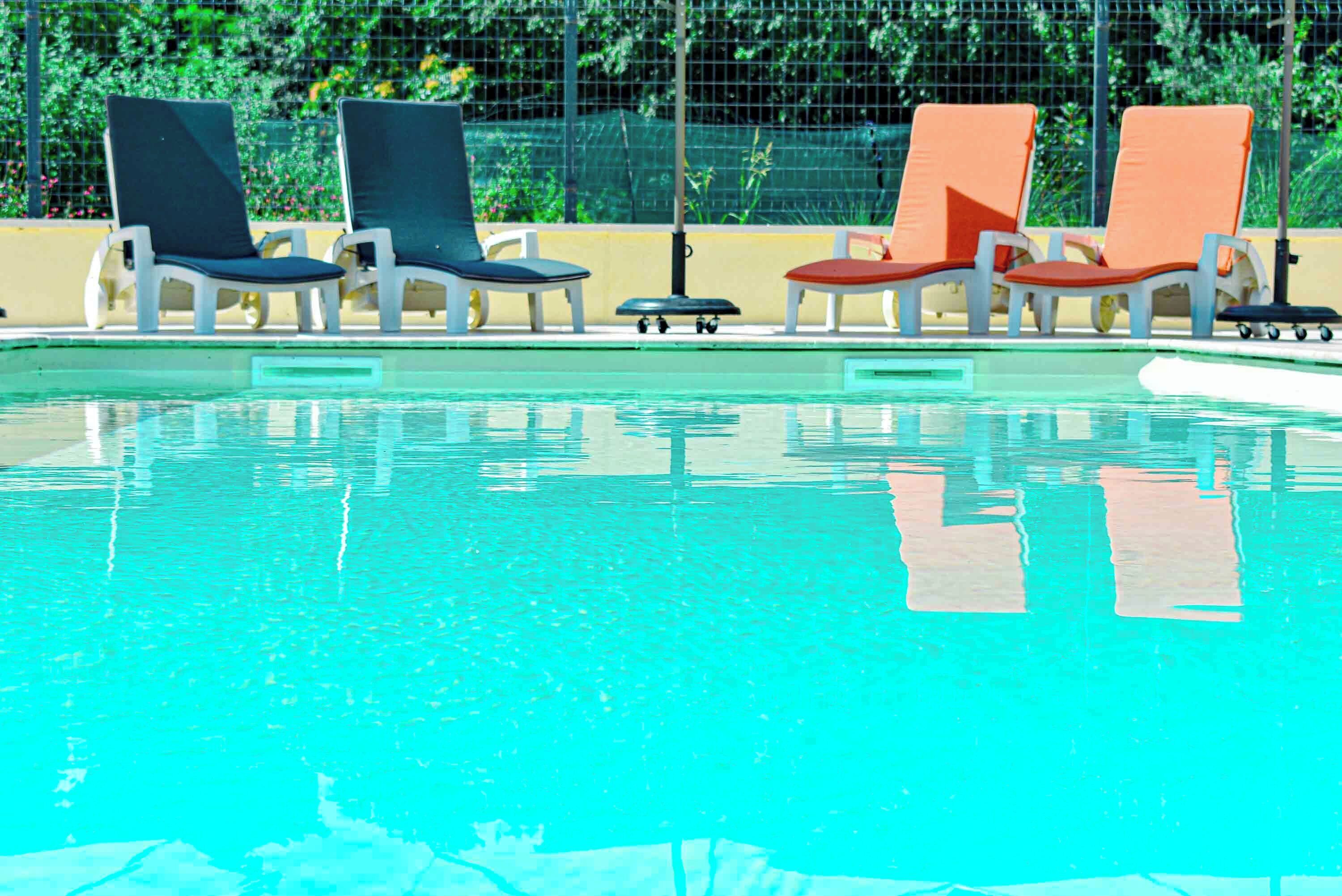 Outdoor pool, sun loungers