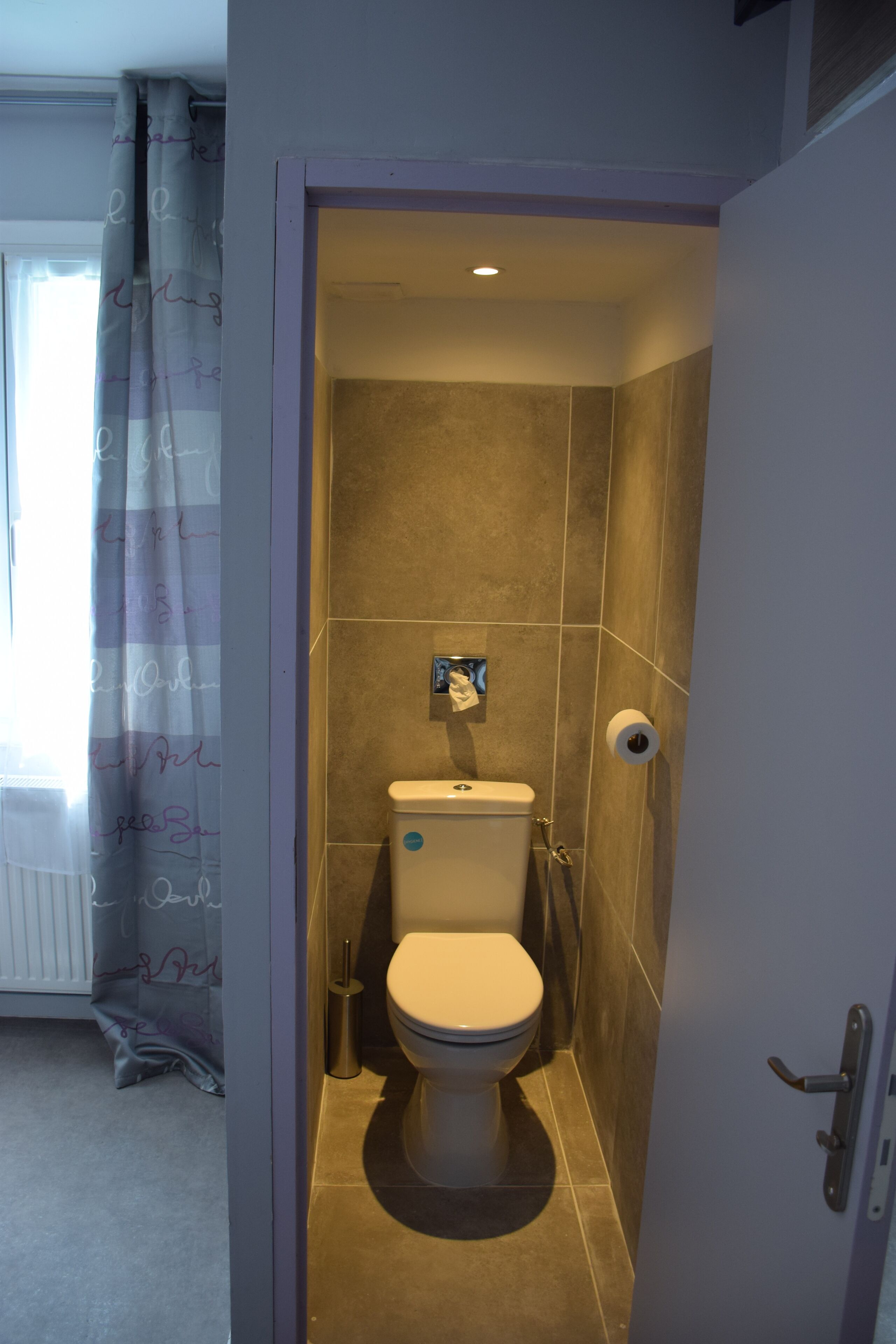 superior room | bathroom | shower, rainfall showerhead, free toiletries, hair dryer