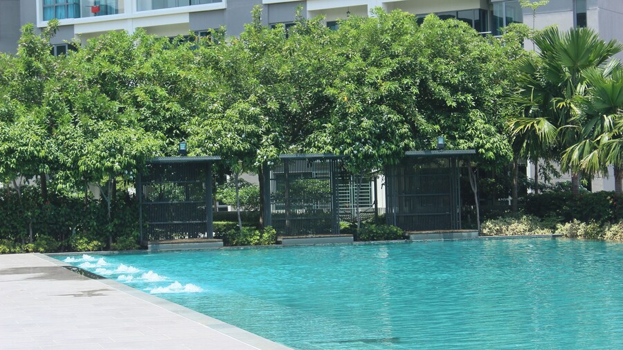 Sunset Seaview Vacation Condos City Centre @ IMAGO Shopping Mall