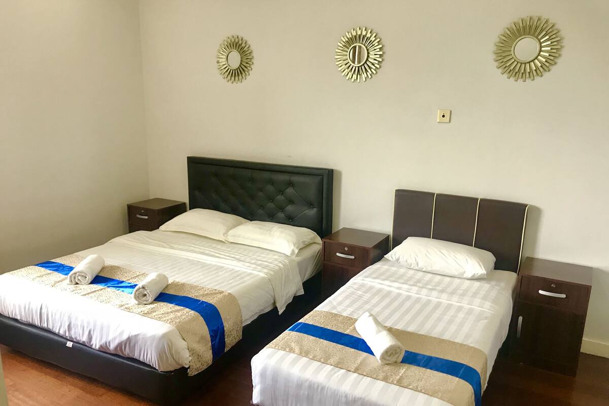 สแตนดาร์ดอพาร์ทเมนท์, 2 ห้องนอน, ระเบียง, วิวเมือง | โต๊ะทำงาน, ผ้าม่านกันแสง, ห้องเก็บเสียง, เตารีด/โต๊ะรีดผ้า