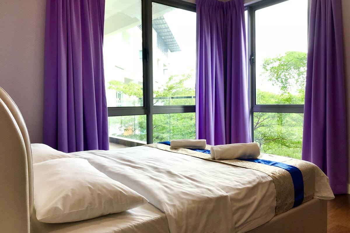 พรีเมียมอพาร์ทเมนท์, 3 ห้องนอน, ระเบียง, วิวเ มือง | โต๊ะทำงาน, ผ้าม่านกันแสง, ห้องเก็บเสียง, เตารีด/โต๊ะรีดผ้า