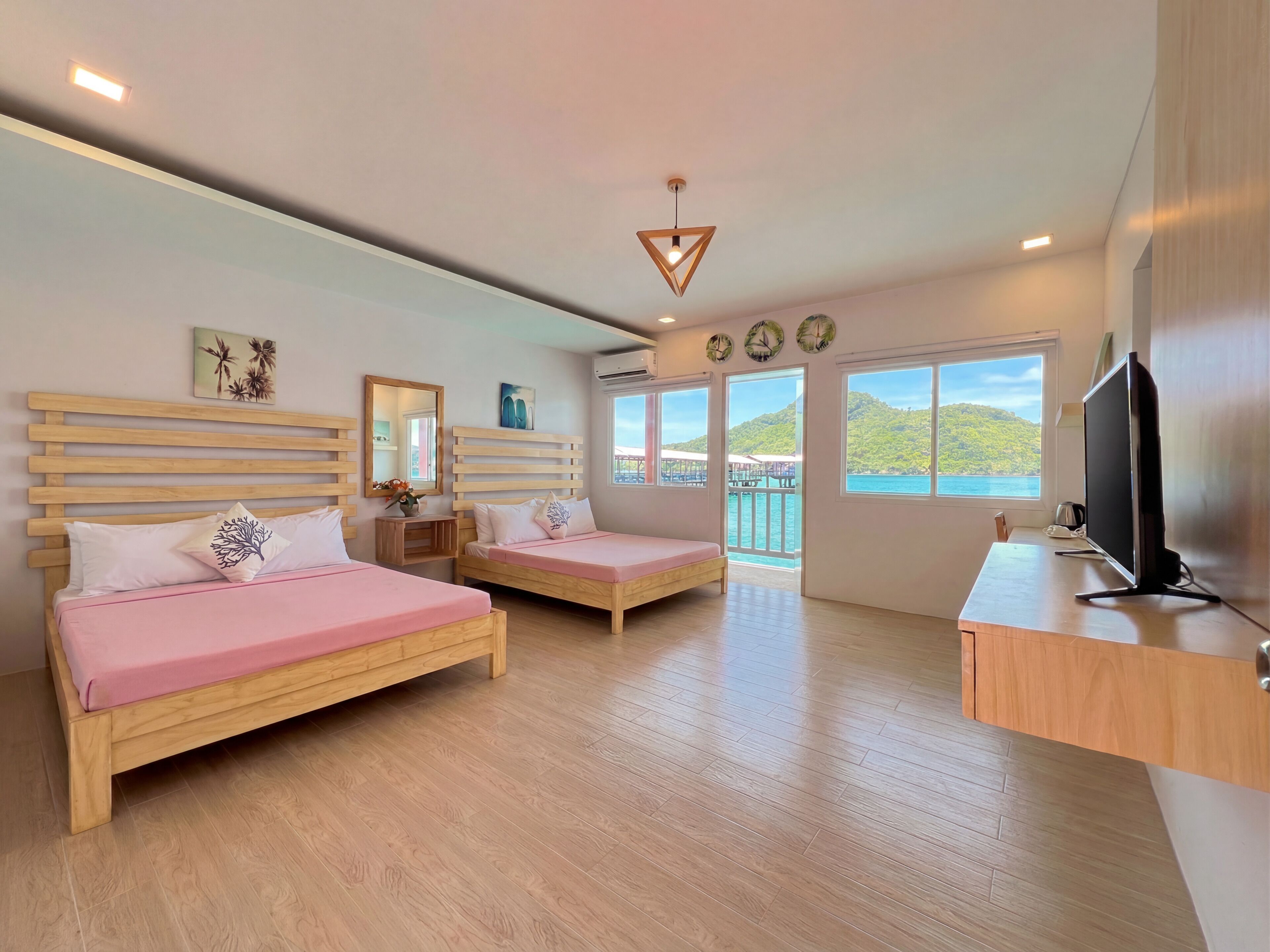 Sea View Twin Bed | Blackout drapes, soundproofing, bed sheets