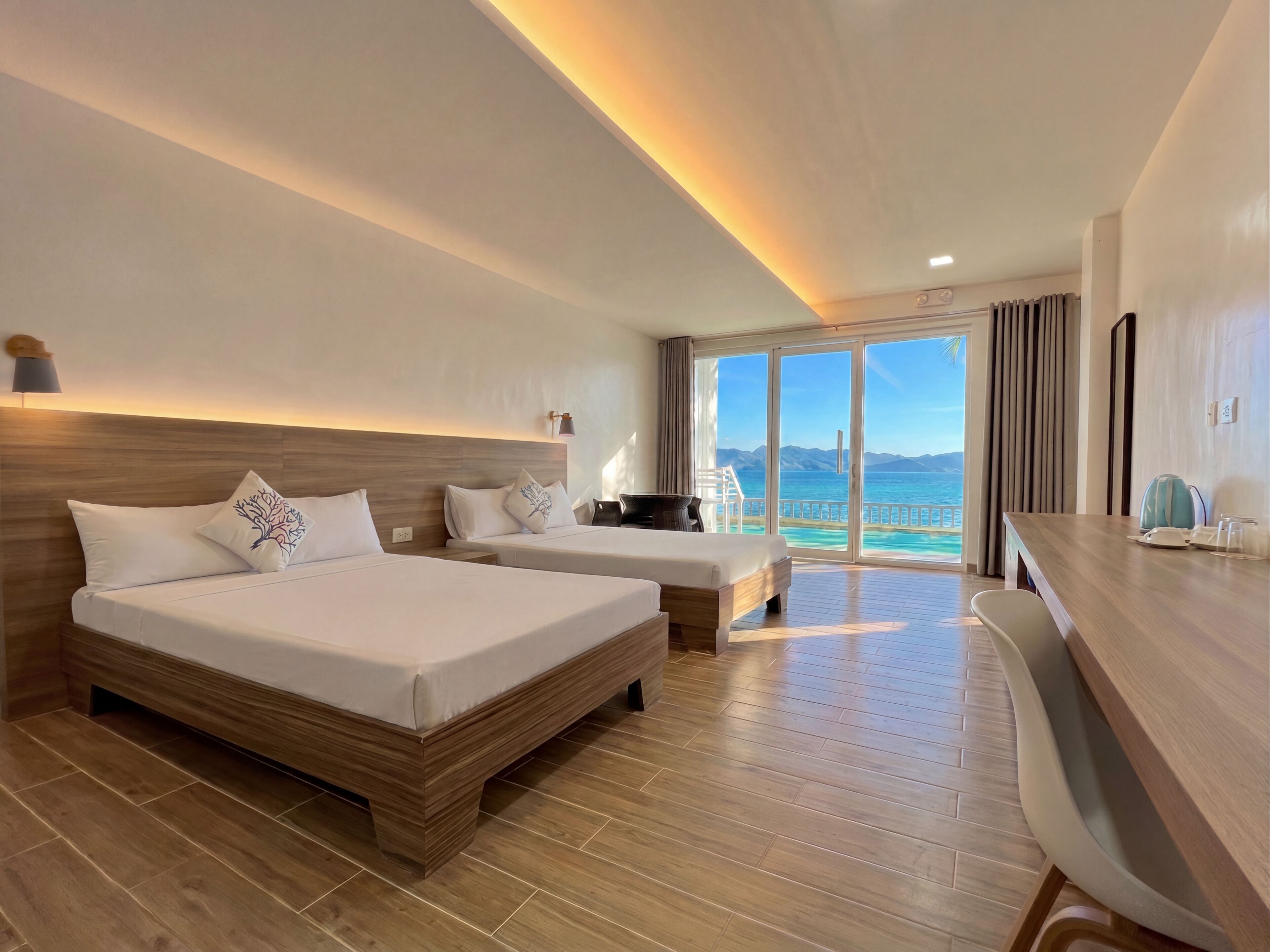 Standard Twin Room, Bay View | Blackout drapes, soundproofing, bed sheets