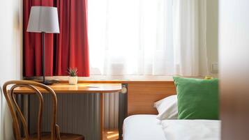 Einzelzimmer | Schreibtisch, Verdunkelungsvorhänge, kostenloses WLAN, Bettwäsche