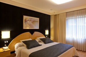 Business Double or Twin Room | Egyptian cotton sheets, down comforters, desk, blackout drapes - Hotel Aretxarte (Zamudio)