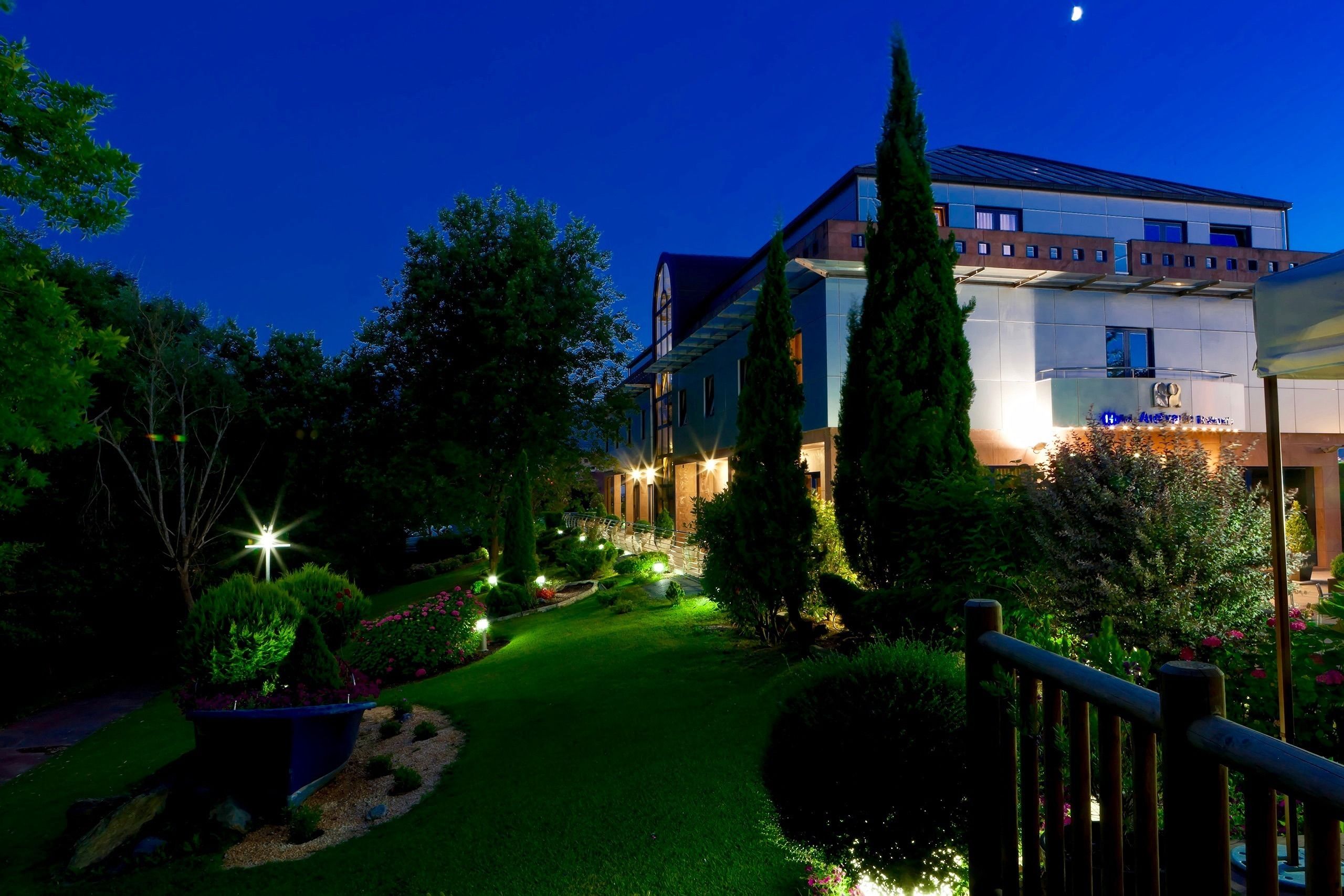 Vista frontal de la propiedad