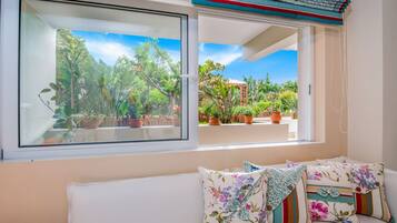 Departamento | Decoración personalizada, escritorio y insonorización
