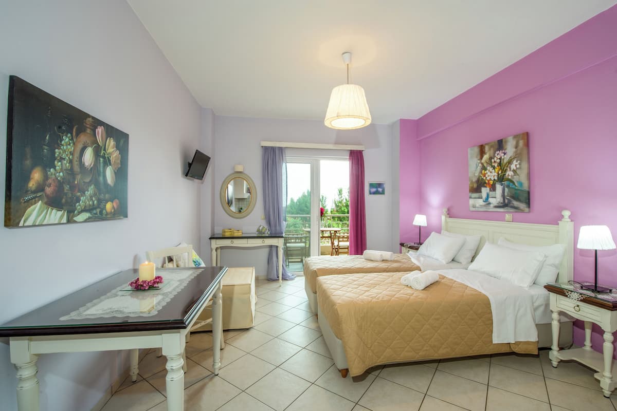 1 bedroom, individually decorated, desk, soundproofing