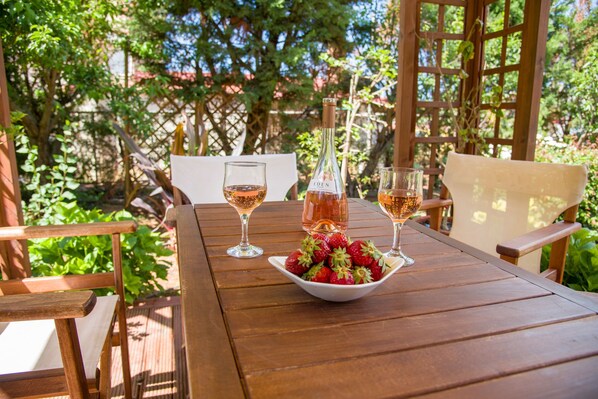 Garden - Stamatakis Boutique Studios (Platanias)