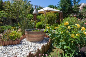 Garden - Stamatakis Boutique Studios (Platanias)